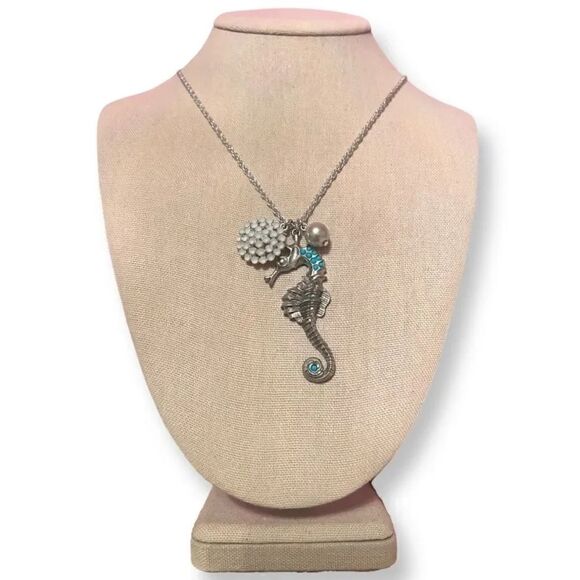Banana Republic Jewelry - Vintage Banana Republic Seaside Theme Necklace